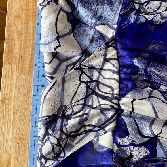 Julie Dillon Ruffled V-Neck Dress - 10 - Picture 2 of 6